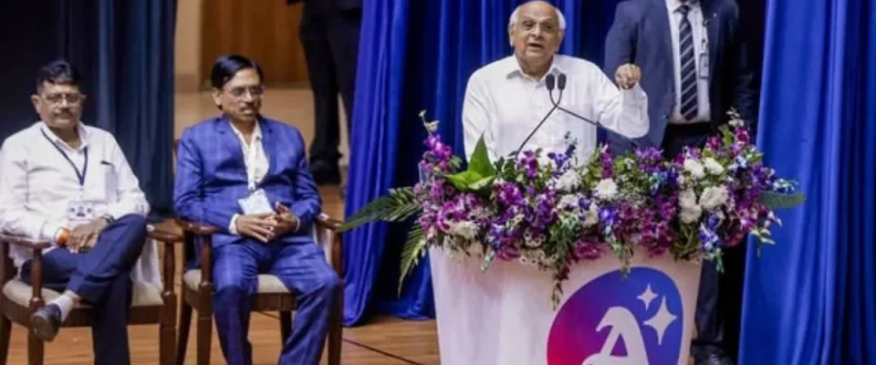 Gujarat CM Hails Amul AI ‘Sarlaben’ for Farmers